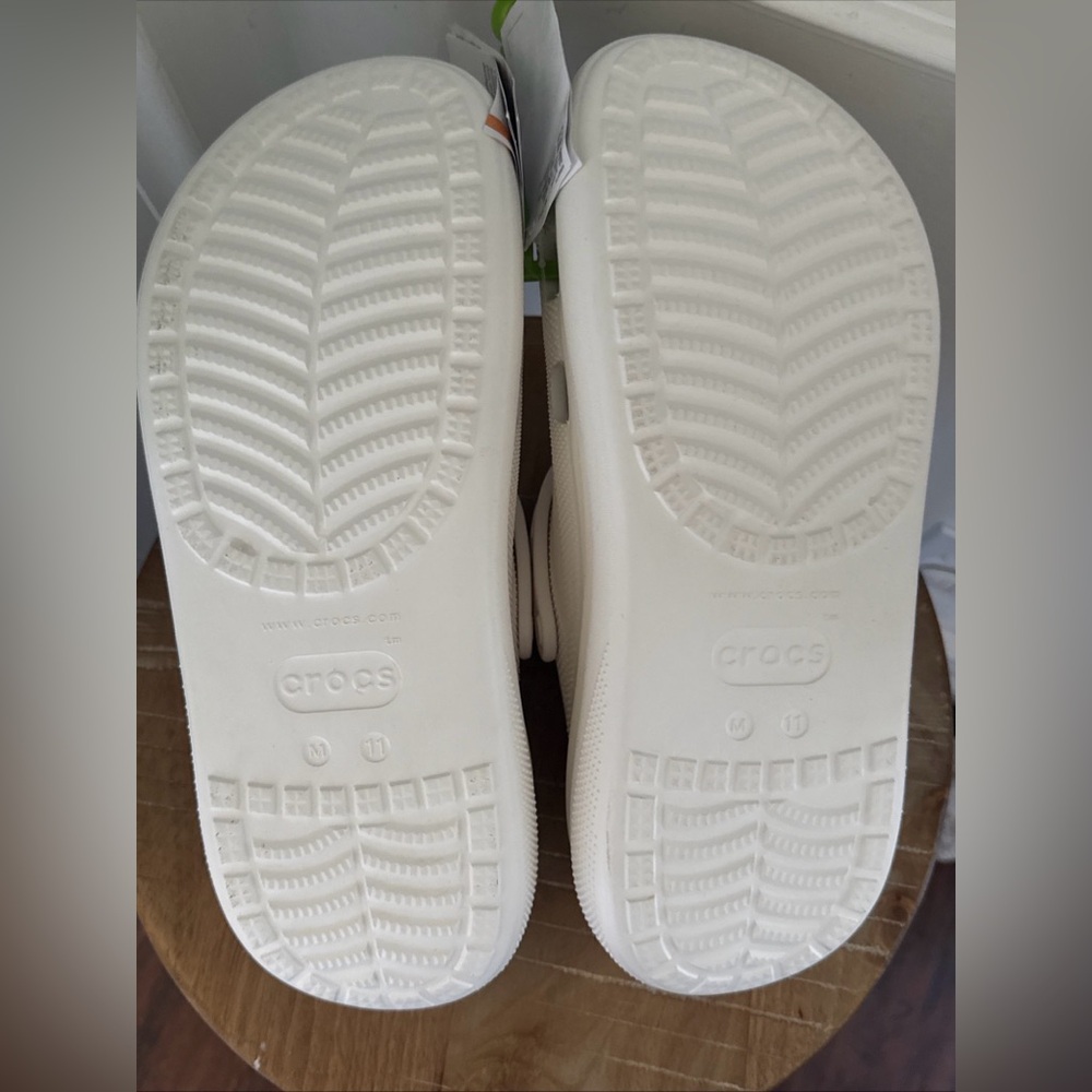 Mens Crocs Classic Crush Clog All White Size 11 Platform NWT - Picture 10 of 14